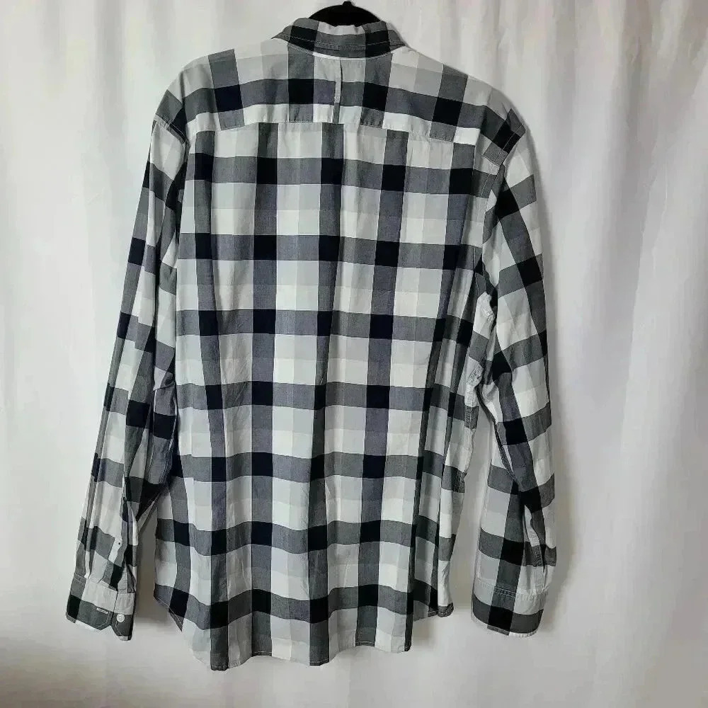 ♥Banana republic button down shirt‎ - Picture 5 of 9